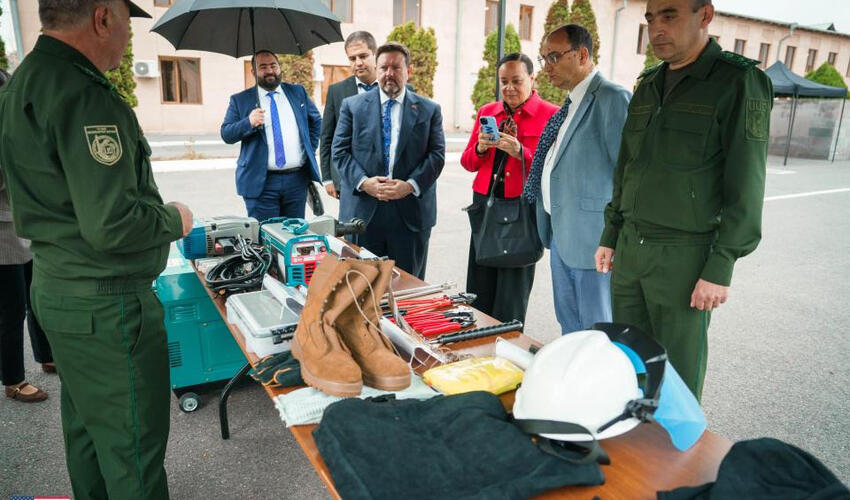 ABŞ Ermənistanın Sərhəd Qoşunlarına 1,4 milyon dollar dəyərində nəqliyyat vasitələri və avadanlıq verib