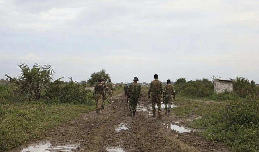 Somali Əş-Şəbabla toqquşmalarda onlarla insanın öldüyünü bildirir