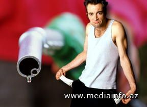Azərbaycanda qiyməti qalxan benzin qonşu ölkələrdə neçəyə satılır?