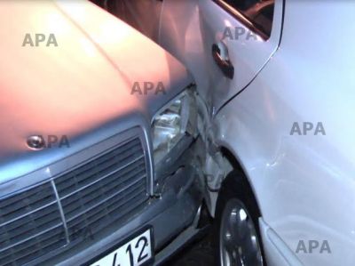 "Toyota Rav" dörd "Mercedes"i birdən vurdu