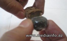 Məhbusa konfetin içərisində narkotik keçirmək istədi