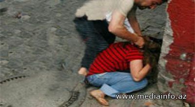 Sevgilisinin başını kəsmək istəyən tutuldu
