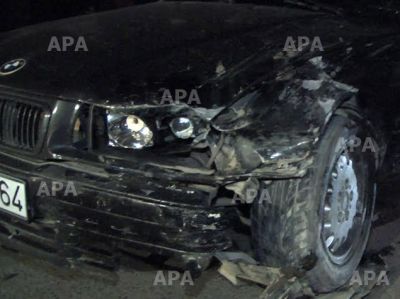 Bakıda "BMW" və “Mercedes” markalı avtomobillər toqquşub