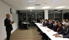 Səfirimiz London Diplomatiya Akademiyasında çıxış edib