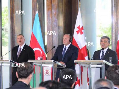 Abdulla Gül: “Türkiyə, Azərbaycan və Gürcüstan Ukrayna məsələsində həmfikirdir”