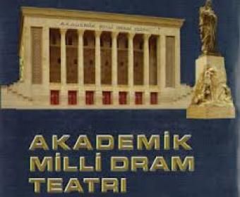 Dövlət Akademik Milli Dram Teatrı yeni sezonu premyera ilə açdı