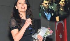 Nurgül Yeşilçay mərasimlərə sevgilisi ilə bərabər qatılmağa başlayıb - FOTO