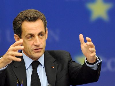 Nikolya Sarkozinin ittifaqı seçkidə qalib gəlir