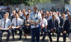 Dövlət rəsmiləri toy çadırının atəşə tutulduğu kənddə... - FOTO
