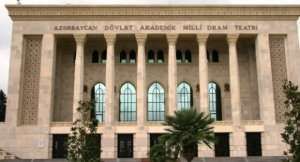 "Azdram"nın direktoru ilə bağlı qalmaqalı böyüyür