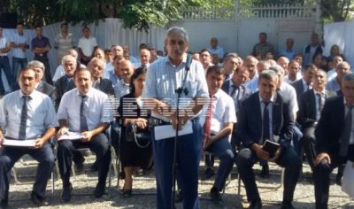 Dövlət rəsmiləri toy çadırının atəşə tutulduğu kənddə... - FOTO