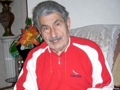 Xalq şairi Söhrab Tahirin vəziyyəti orta-ağırdır
