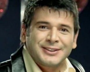 ŞOK! Türkiyəli müğənni eyvandan düşərək dünyasını dəyişib
