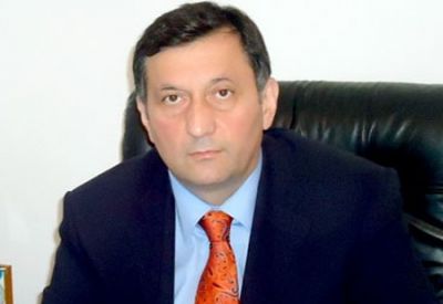 95 saylı məktəbin müəlliməsini şagirdi al-qana boyayıb - FOTO