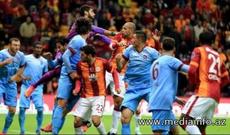 SON DƏQİQƏ! "Trabzonspor"un azarkeşləri Futbol Federasiyasının binasına hücum ediblər!