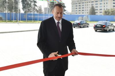 İlham Əliyev yeni metrostansiyaların açılışında iştirak edib