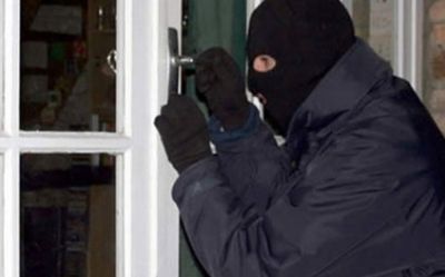Bakıda evə maskalı basqın: külli miqdarda pul və qızıl aparıldı