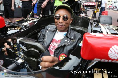 Pharrell Williams Bakıda azadlıqdan danışdı - video