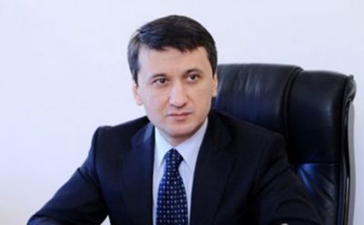 İlham Əliyev mətbuat xidmətininin rəhbərini təltif etdi