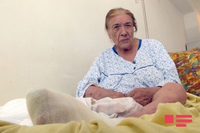 Həkimin səhvinə görə sağ ayağı kəsilən xəstə palataya köçürüləcək - FOTO