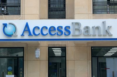 Bu dəfə redaktor “AccessBank”ı məhkəməyə verdi