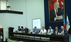 Elmar Vəliyev növbəti dəfə gəncəlilərlə görüşüb