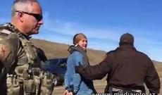 Aktrisa canlı yayımda həbs edildi - VİDEO