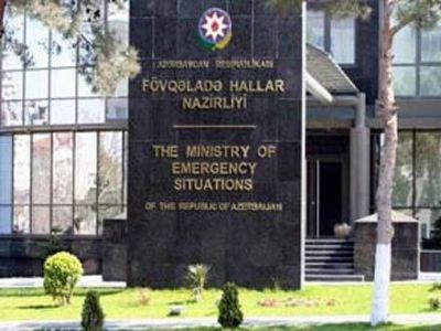 Bağlı qapılar arxasında qalan 2 azyaşlı xilas edildi
