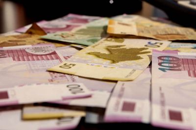 Ər arvadının pullarını götürüb qaçdı – BAKIDA