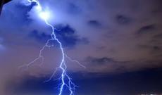 Anasının məzarını ziyarətə gəldi, ildırım vurub öldürdü