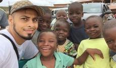 Öləcəyini öyrəndi, bütün sərvətini kasıblara xərclədi - Fotolar + Video