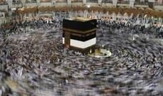 Görünməmiş hadisə: Kəbədə intihar - VİDEO