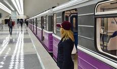 Metroda azyaşlının qolu qatarın qapısı ilə divarı arasında qalıb