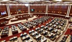Milli Məclisdə Bakı-Sumqayıt yolunun təmirə dayandırılması məsələsi qaldırılıb