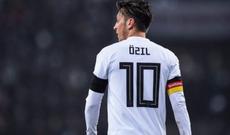 Alman mətbuatından Məsut Özilin qərarına - Münasibət