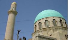 Göy Məsciddə mühafizəçi namaz qılan şəxsi döydü
