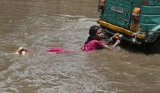 Hindistanda daşqınlar nəticəsində 37 nəfər ölüb