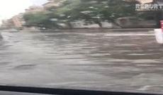 Güclü yağış Bakı yollarında problemlər yaradıb - VİDEO