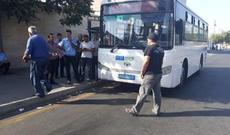 Avtobus düşürdüyü sərnişini piyada keçidində vurub öldürdü