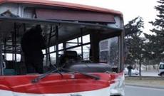 Bakıda avtobus qəzası: jurnalist də xəsarət aldı