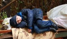 Bu uşaq iki aydır küçələrdə yaşayır - VİDEO