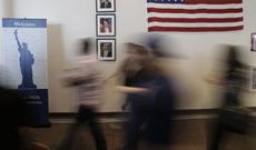 Miqrant qadın ABŞ-dan 60 milyon dollar tələb edir