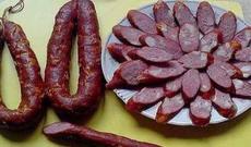 İslam konfransında donuz kolbasasından qəlyanaltı