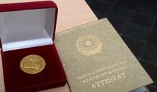 Orta məktəbi qızıl medalla bitirən məzunlar qəbul imtahanlarından azad olunacaqlar