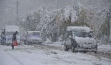 Güclü qar Türkiyədə həyatı iflic edib