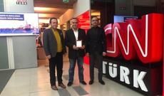 Tanınmış türkiyəli jurnalist İrfan Sapmaz “Mətbuat” firmasının diplomu ilə təltif edilib