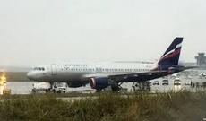 Surqut-Moskva sərnişin təyyarəsi girov götürülüb