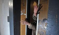 Liftdə qalan 2 nəfər xilas edilib