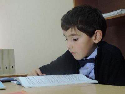 Azərbaycanlı "Kalkulyator uşaq" hər kəsi özünə heyran qoyur (VİDEO)