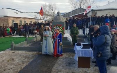 “Kobra”nın heykəli Moskvanın sifarişidir